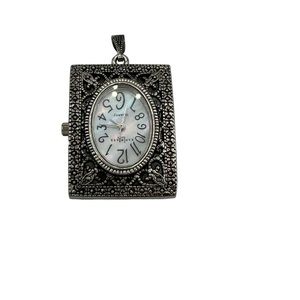 La Express Watch pendant